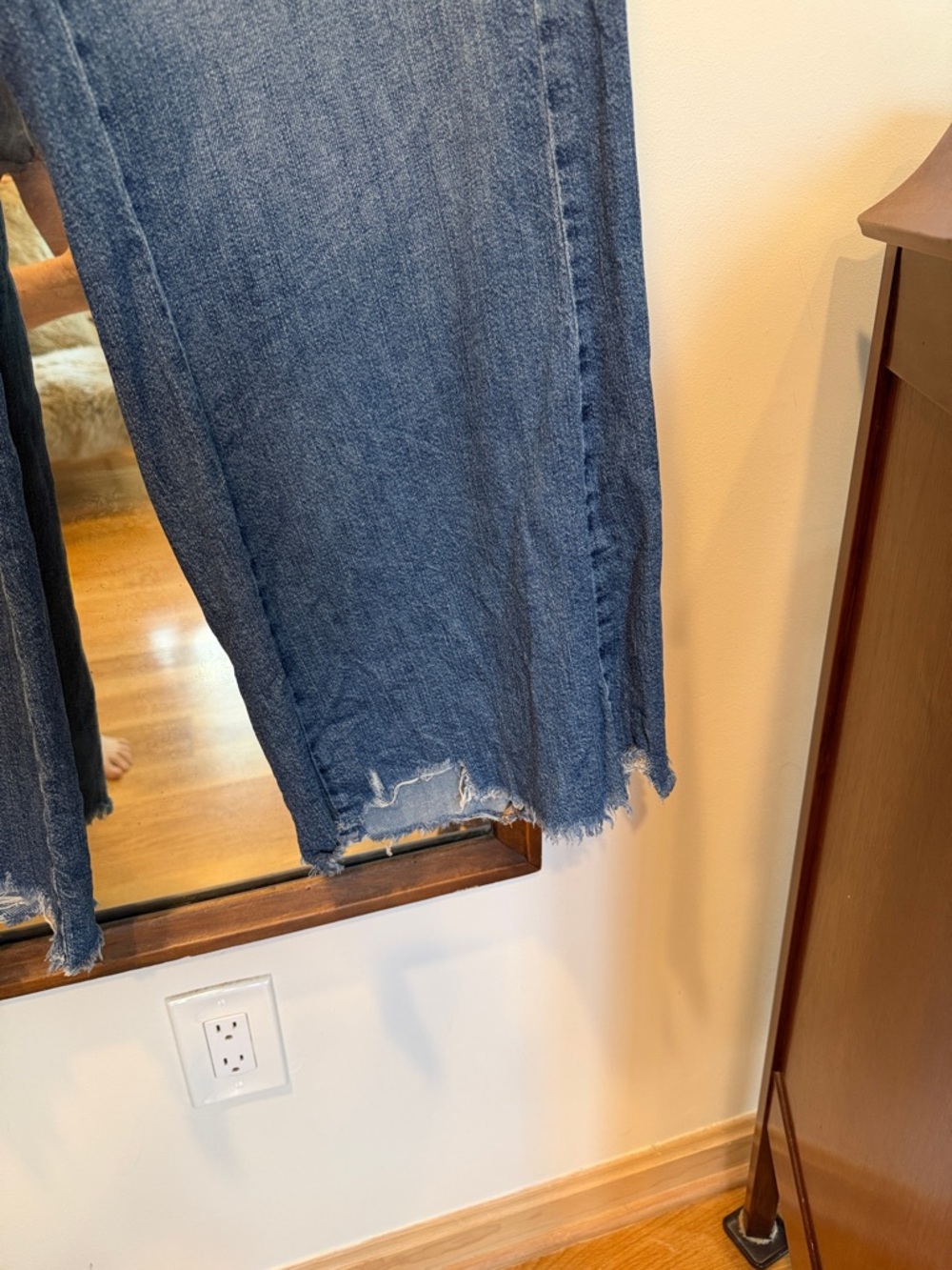 Anthropologie The Adi Regenerative Cotton Mid-Rise Raw Edge Hem Flare Jeans 28 - Picture 5 of 10